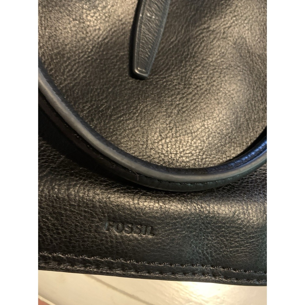 Fossil‎ Black Leather Satchel Tote Handbag Brass Key Charm Medium Structured - Picture 5 of 15
